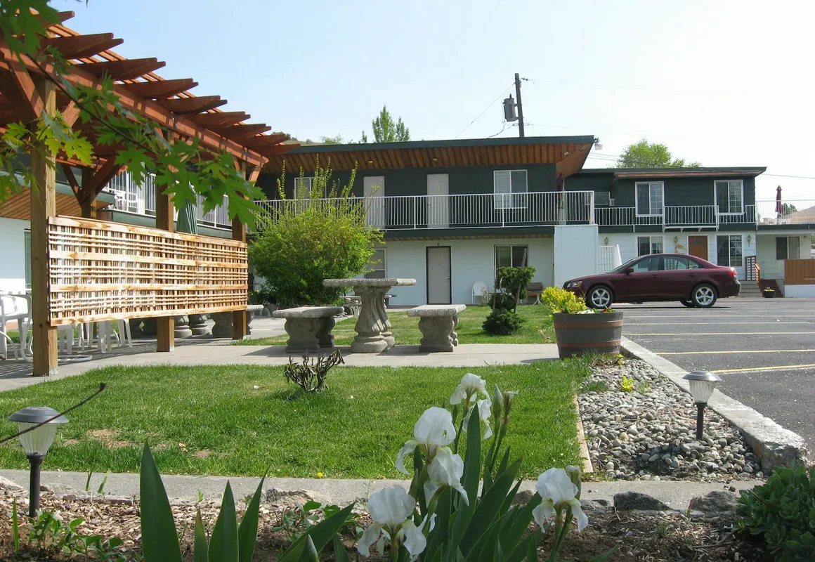 Masters Inn hotel hero