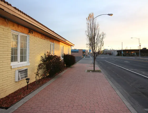 Sunland Inn hotel detail image 1