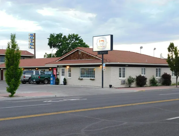 Sunland Inn hotel detail image 3