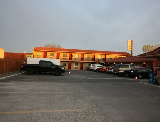 Sunland Inn hotel detail image 4