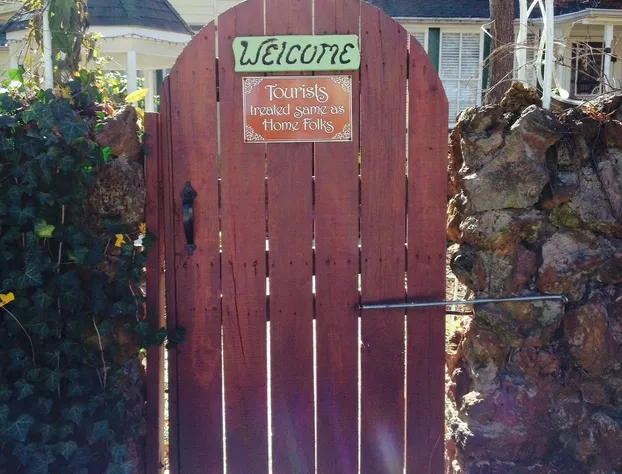 Woldert-Spence Manor hotel detail image 1