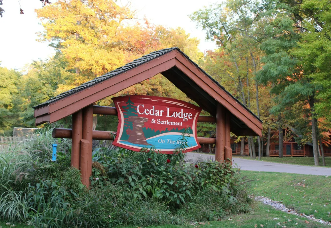 Cedar Lodge and Settlement hotel hero