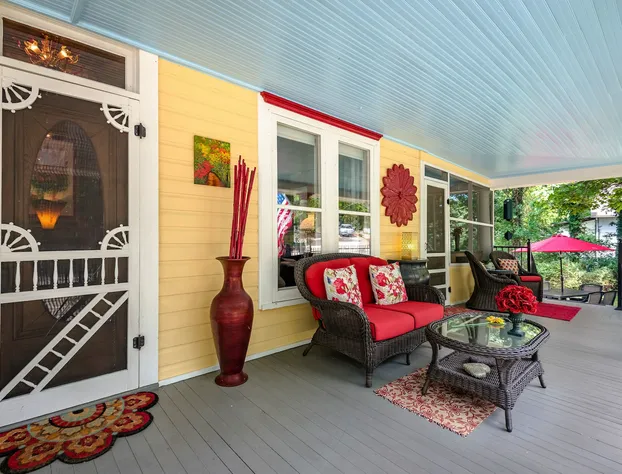 Red Bud Manor Inn hotel detail image 4