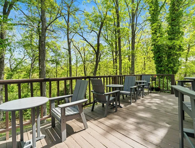 Iris Inn and Cabins hotel detail image 3