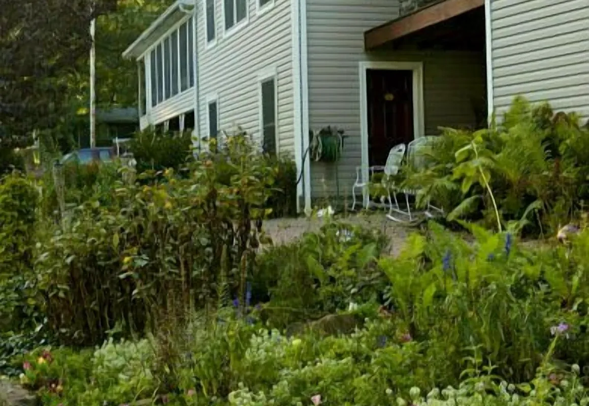 Garden Gate Get-A-Way Bed & Breakfast hotel hero