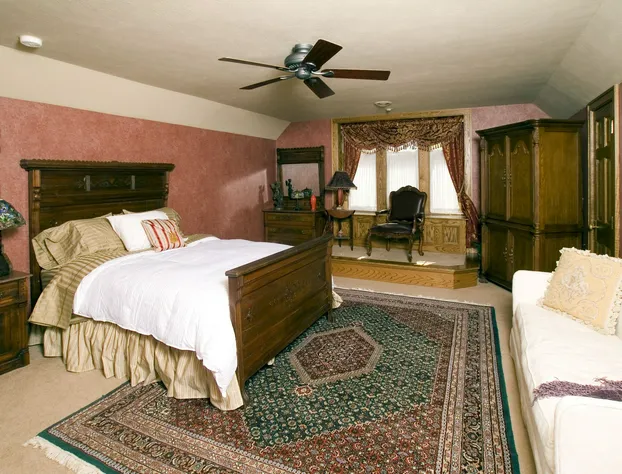 The Victorian Tudor Inn hotel detail image 4