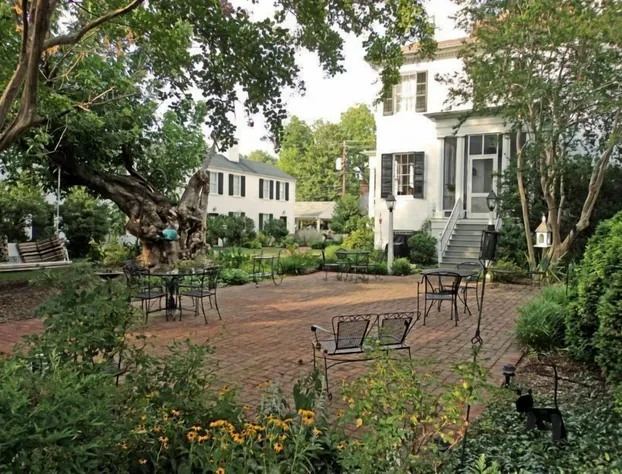 The Essex Inn hotel detail image 1