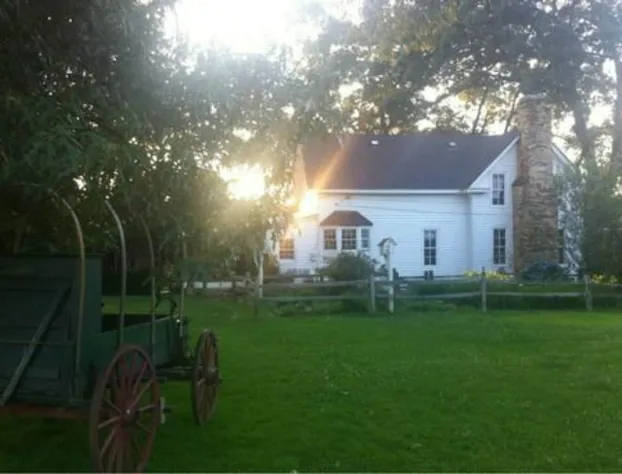 Seventy-four Ranch hotel detail image 3