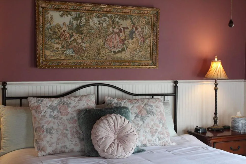 Inn on the Creek hotel hero