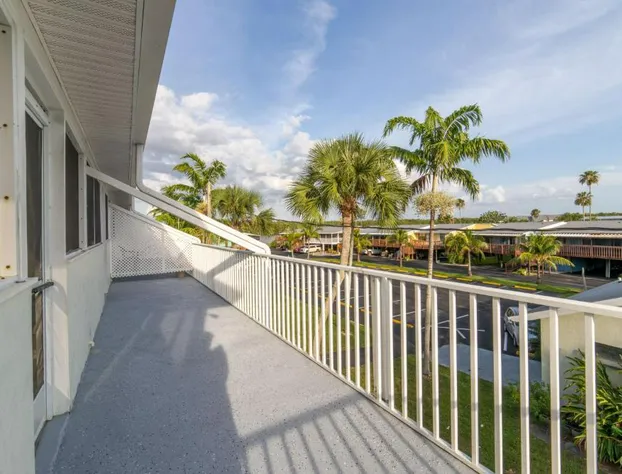 Captain's Table Hotel hotel detail image 4