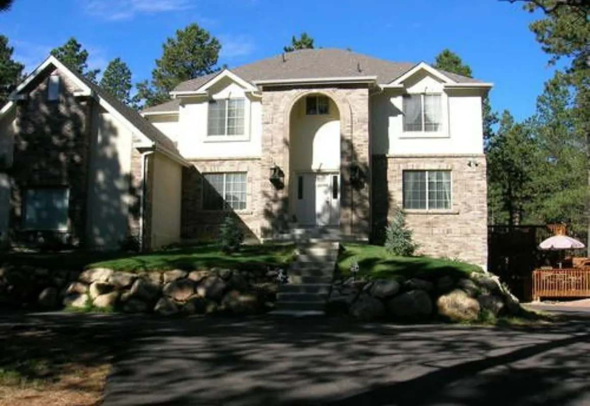 Rogers Inn The Pines hotel hero