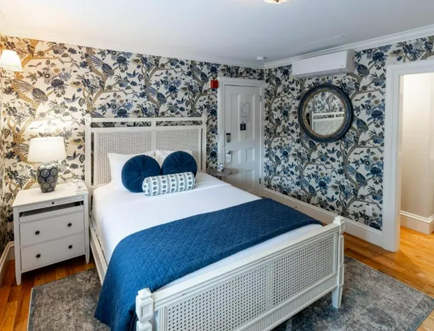 Serenity Inn Newport hotel detail image 4