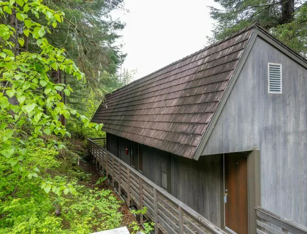 Glacier Bay Lodge hotel detail image 2