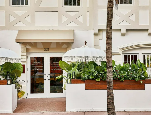 Life House, South of Fifth hotel detail image 1