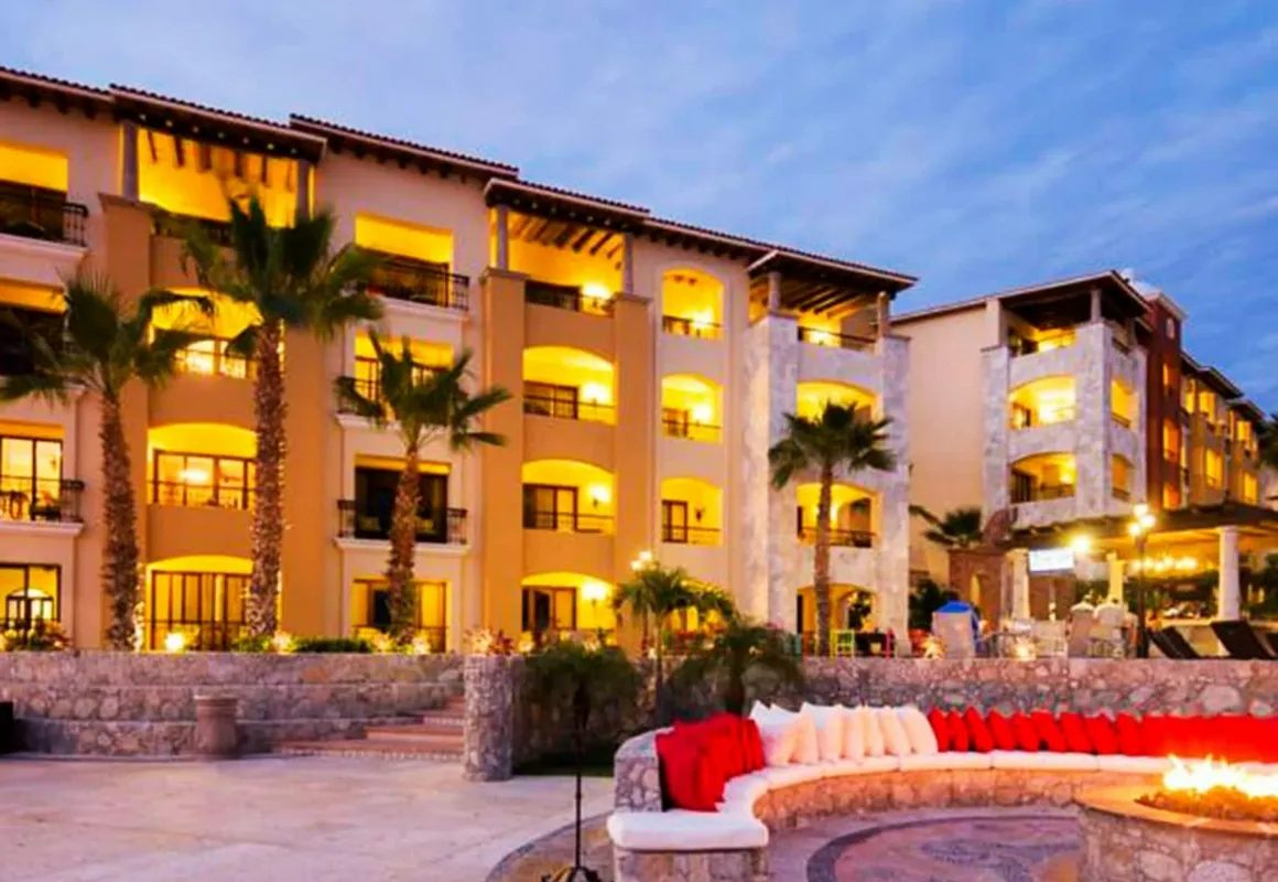 Unique Master 1 Bedroom Suite 1 King hotel hero