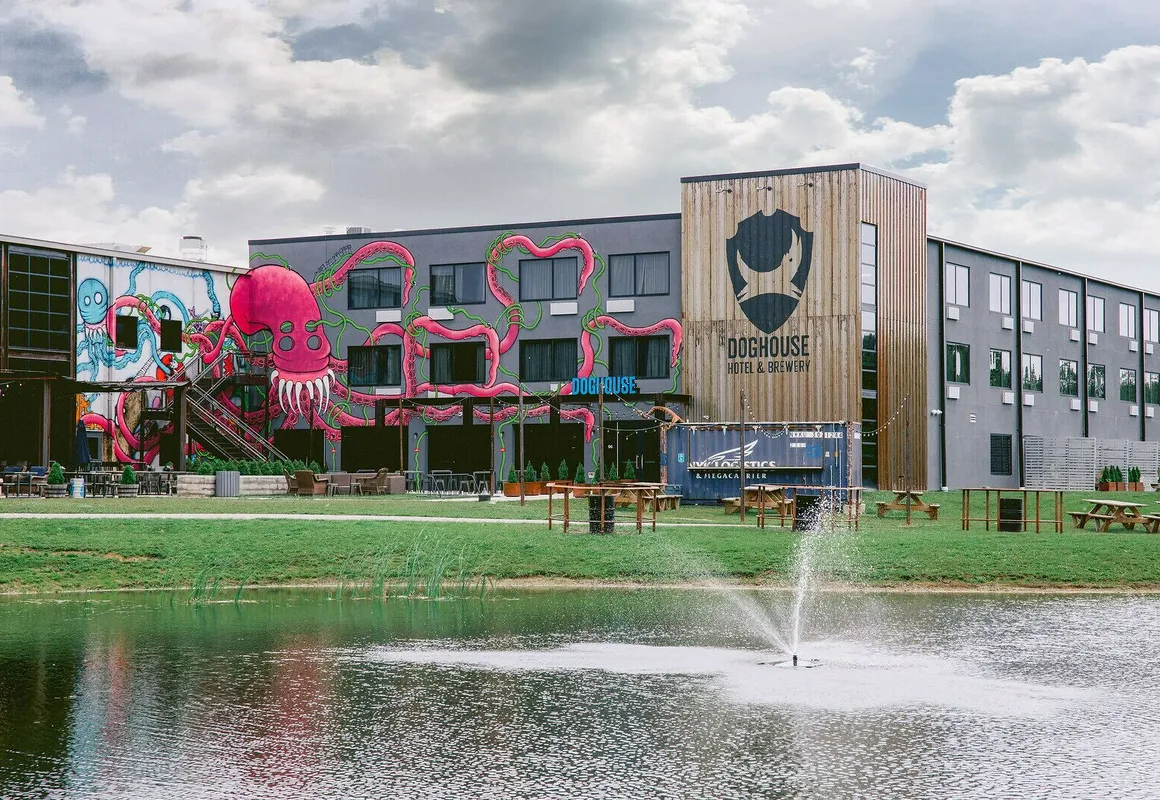 DogHouse Columbus hotel hero