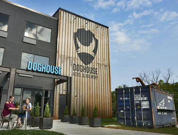 DogHouse Columbus hotel detail image 3