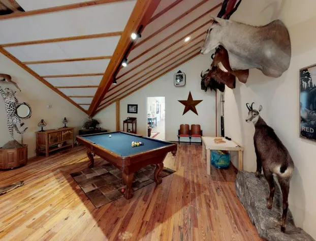 Double Dog Inn hotel detail image 4