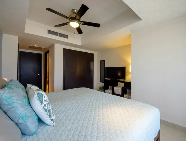 Grand Venetian Condominium hotel detail image 4