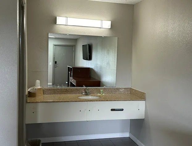 Express Inn hotel detail image 4