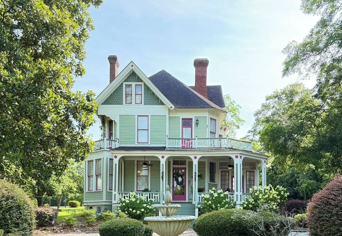 Peacock Place hotel hero