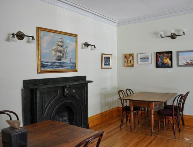 Holman's Heritage Suites hotel detail image 4