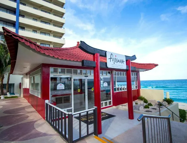 Crown Paradise Club Cancun All Inclusive hotel detail image 1