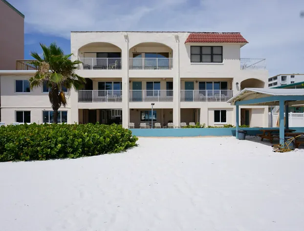 Redington Surf Resort by Travel Resort Services hotel detail image 3