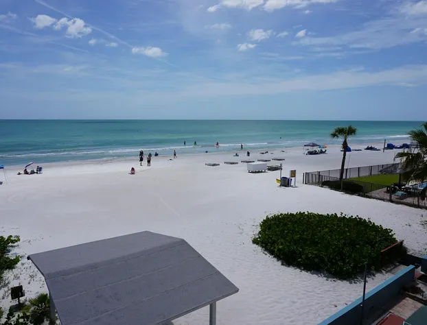 Redington Surf Resort by Travel Resort Services hotel detail image 4