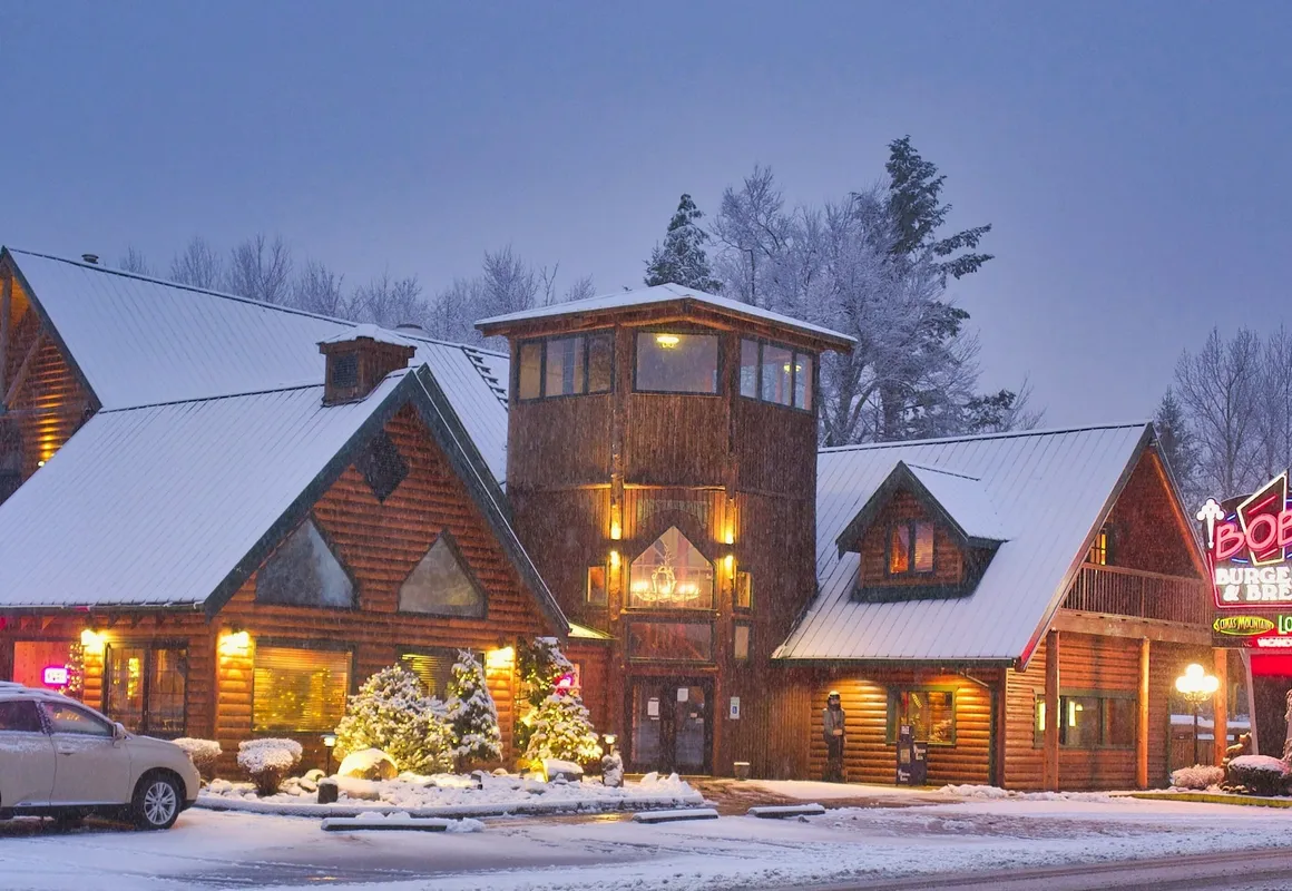 Sumas Mountain Lodge hotel hero