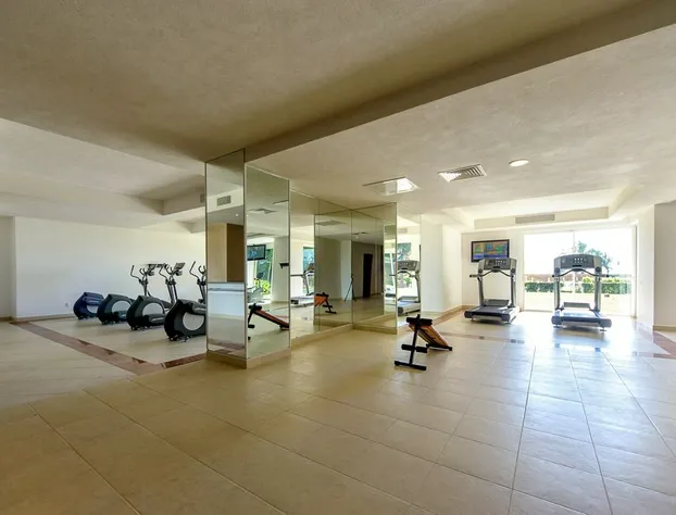 New Oceanfront Condo Grand Venetian hotel detail image 2