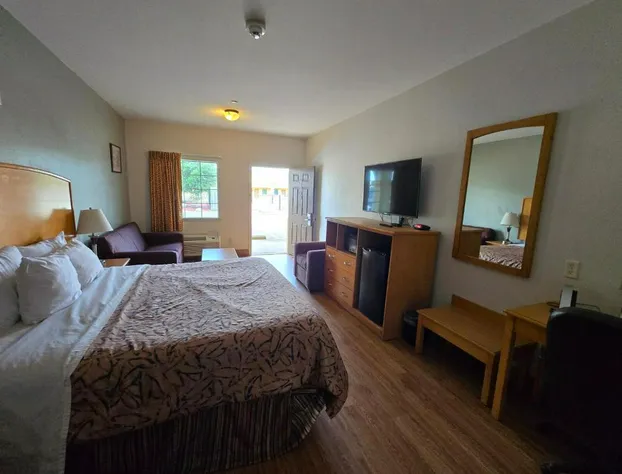 Whitesboro Inn & Suites hotel detail image 3