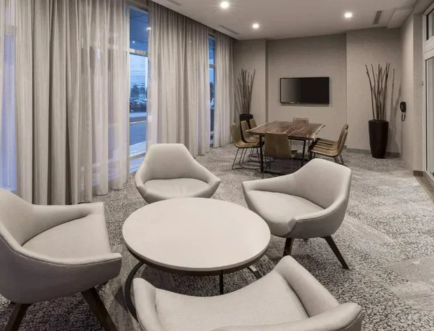 Courtyard by Marriott Burlington hotel detail image 4