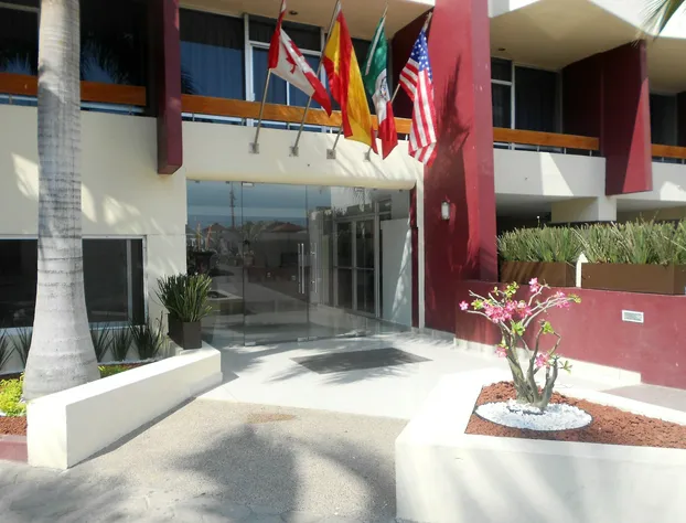 Del Real Hotel & Suites hotel detail image 2