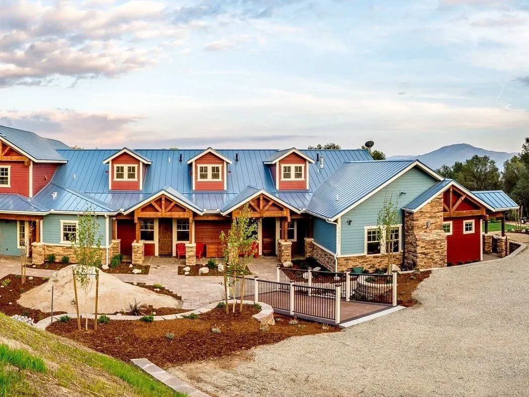 Inn the Woods Suites hotel hero