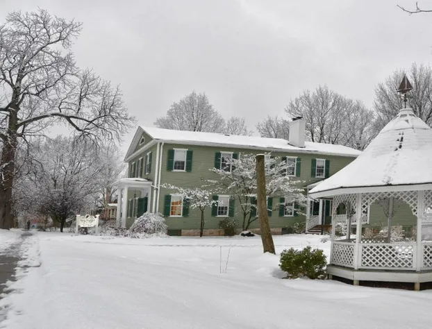 B&B at Oliver Phelps hotel detail image 3