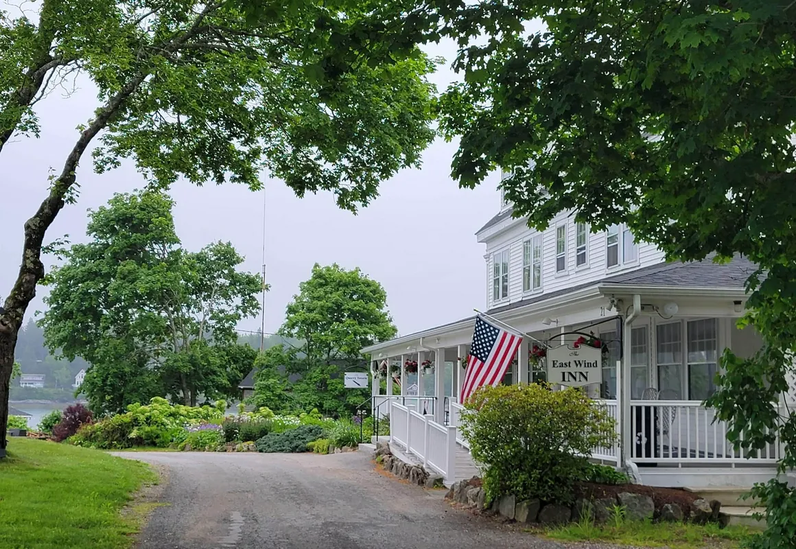 East Wind Inn hotel hero