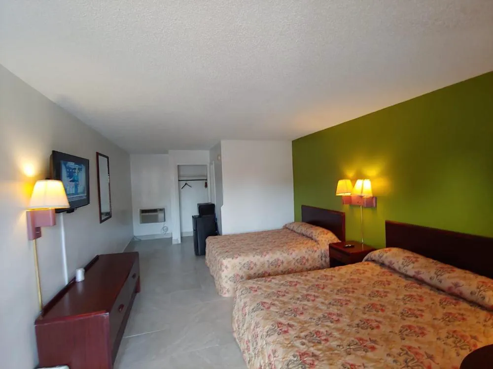 Relax Inn Silver Springs hotel hero