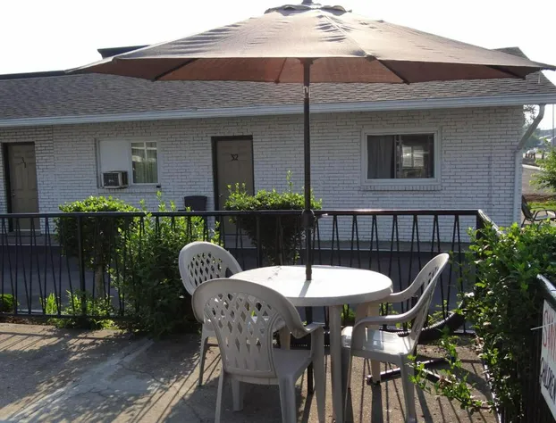 Falcon Inn hotel detail image 4