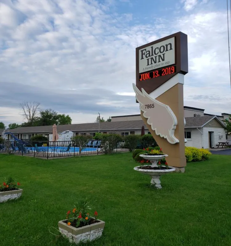 Falcon Inn hotel hero