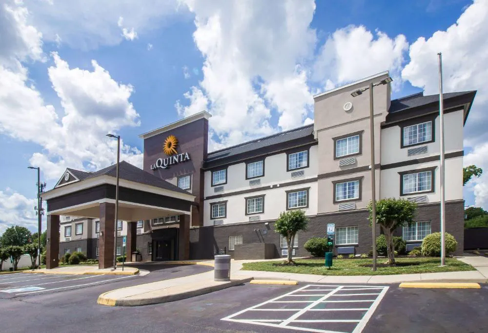 La Quinta Inn by Wyndham Richmond South hotel hero