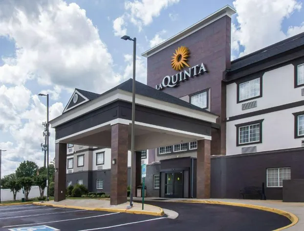 La Quinta Inn by Wyndham Richmond South hotel detail image 1