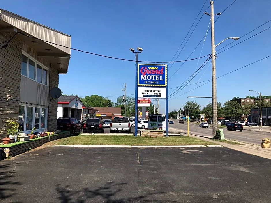 Grand Motel hotel hero