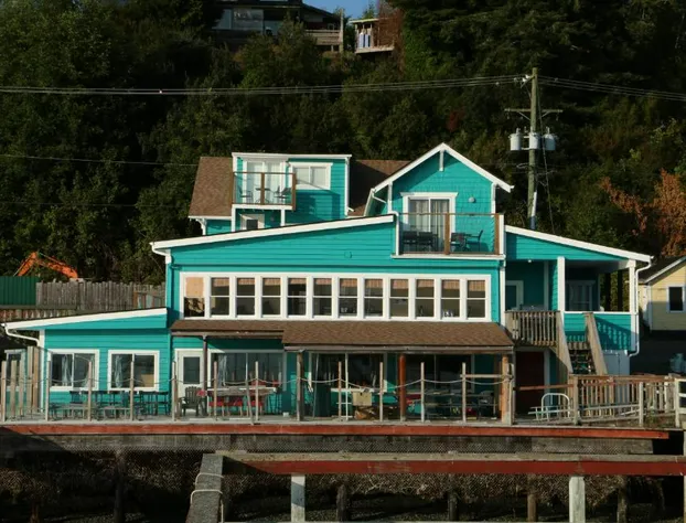 Nimpkish Hotel hotel detail image 4