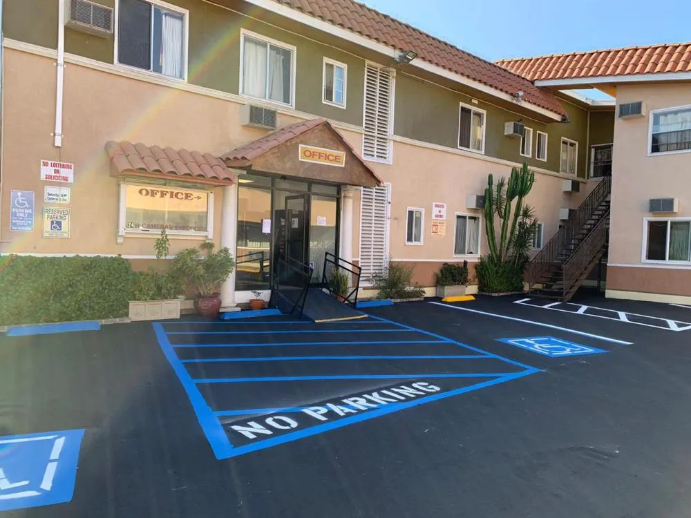 Encore Inn Inglewood hotel hero