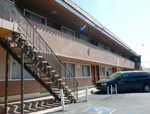 Encore Inn Inglewood hotel detail image 1