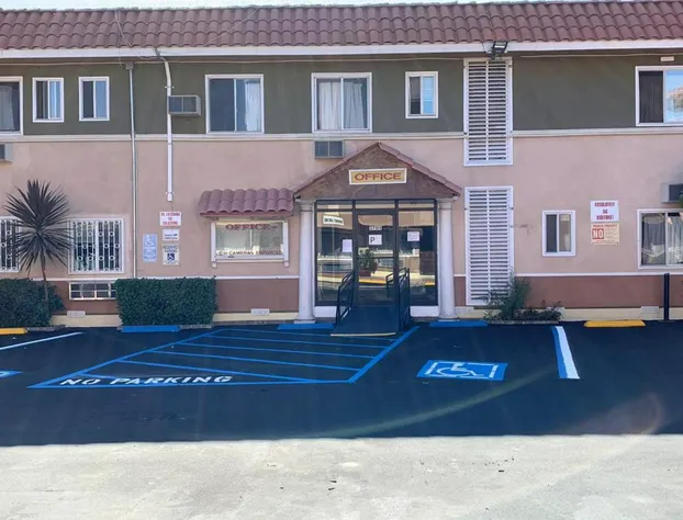 Encore Inn Inglewood hotel detail image 2