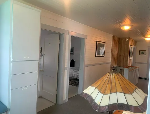 Tofino Paddlers Inn hotel detail image 3