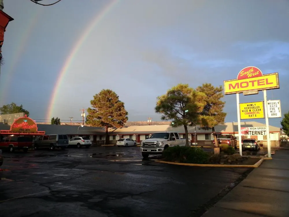 Southwest Motel hotel hero