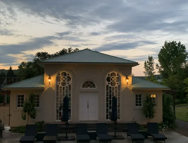 Manoir Chamberland (Adults Only, No Pets) hotel detail image 4